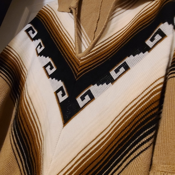 Aztec Poncho - Picture 3 of 3